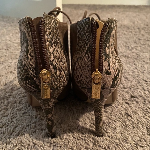 Isola Suede and Snakeskin Heels Size 7.5 - Picture 3 of 4